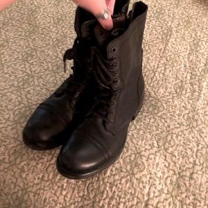 Steve Madden black lace up boots 8 new without box